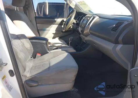 2013 Toyota Tacoma Prerunner V6 z USA, uszkodzony, nr VIN 5TFJU4GN5DX040153